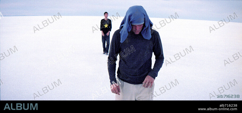 CASEY AFFLECK y MATT DAMON en GERRY, 2002, dirigida por GUS VAN SANT. Copyright MY CACTUS.