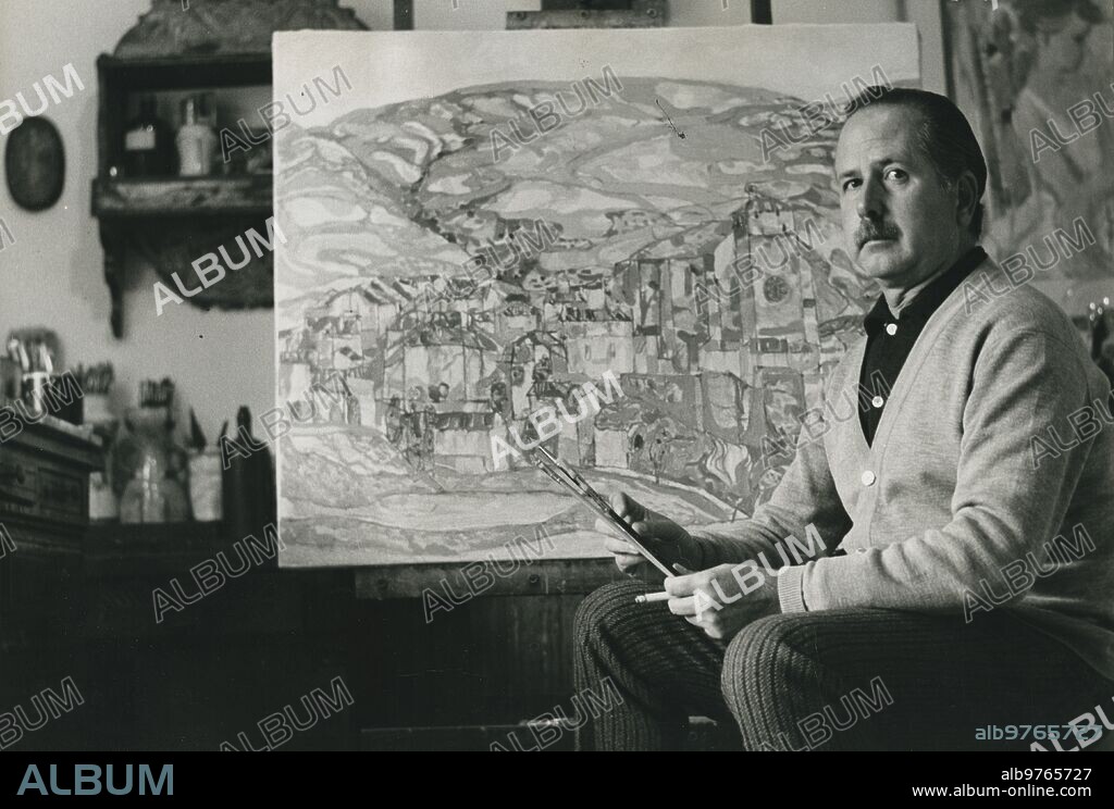 Madrid, 1969. El pintor Agustín Redondela en su estudio.