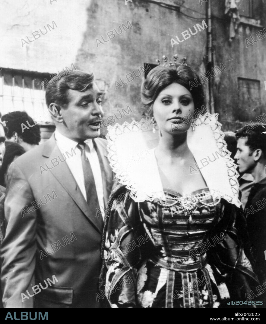 CLARK GABLE and SOPHIA LOREN in IT STARTED IN NAPLES, 1960, directed by MELVILLE SHAVELSON. Copyright PARAMOUNT PICTURES.