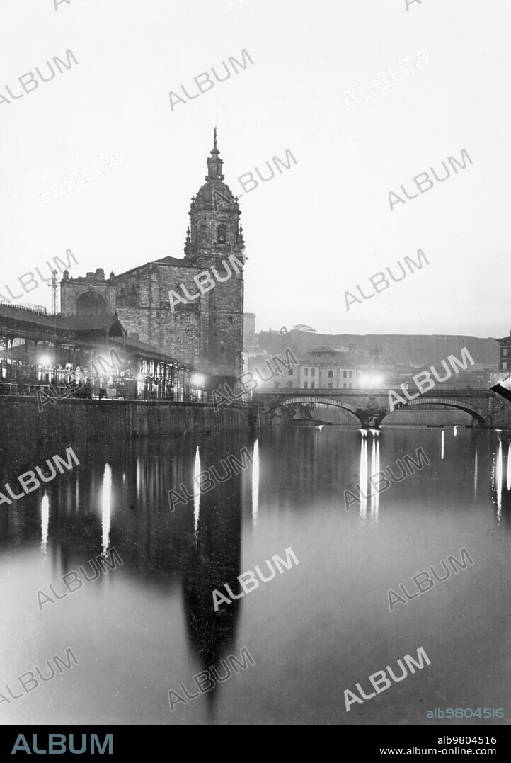 Church of San Antón, old square market and San Antón bridge (1871 to 1878).
