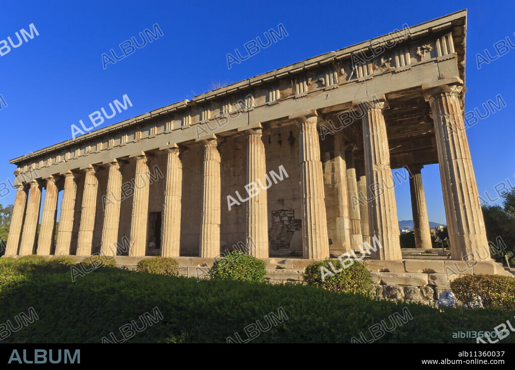 The Hephaisteion (the temple of Hephaistos), lit by early morning light, Ancient Agora of Athens, Athens, Greece, Europe.