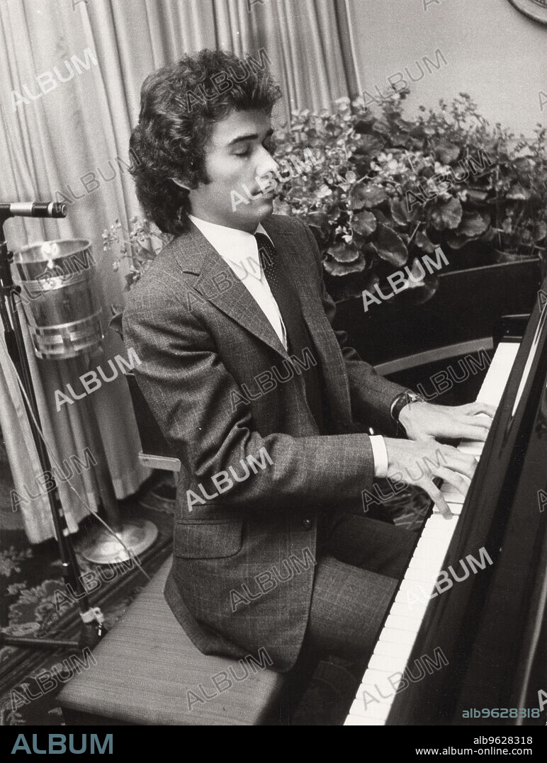 Staffan Scheja, Swedish pianist and professor, c1970s(?). After studies at the Royal College of Music in Stockholm and then at the Juilliard School in New York, Scheja (1950-) received the highest prize in the Busoni International Competition in 1975. He has given concerts all over the world with conductors such as Sir Simon Rattle, David Zinman, Esa-Pekka Salonen, Sixten Ehrling, Okko Kamu and with orchestras such as the Munich Philharmonic, the French Radio Orchestra in Paris, the NHK in Tokyo, the English Chamber Orchestra and all the major Scandinavian orchestras. He lived and performed for many years in the US, playing in Carnegie hall and the Kennedy Center and at the White House, with Barbara Hendricks. He now lives in Stockholm, where he is a professor at the Royal College of Music. From the collection of Svenskt Fotoreportages.