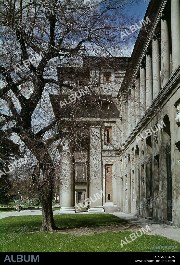 JUAN DE VILLANUEVA. FACHADA VELAZQUEZ - VISTA LATERAL PUERTA - CONSTRUIDO EN 1785 Y FUNDADO EN 1819 - FOTO AÑOS 60.