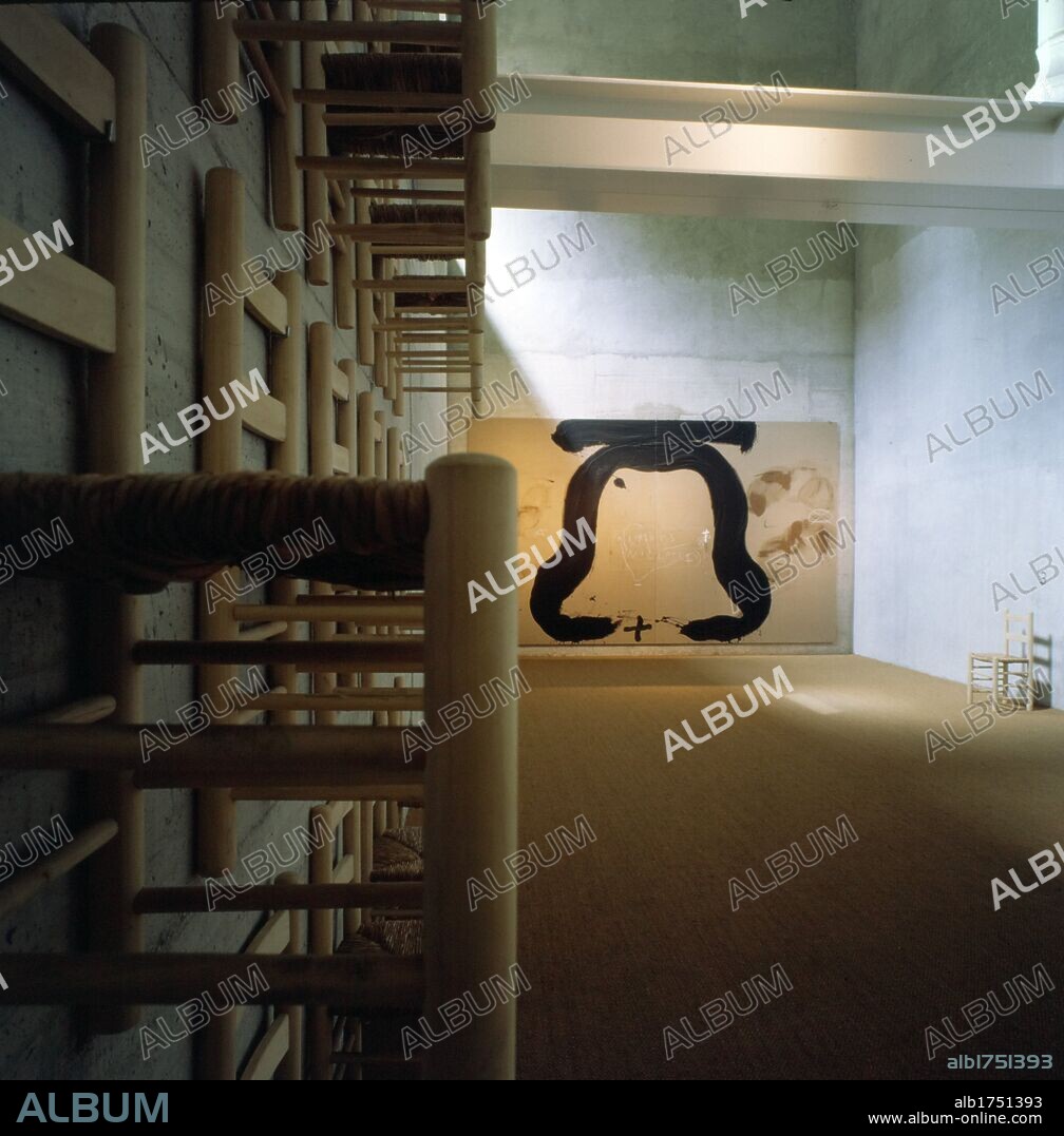 ANTONI TÀPIES. Sala de reflexión, Universidad Pompeu Fabra de Barcelona.