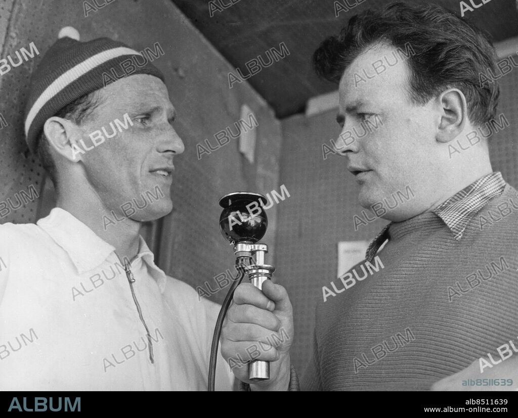 1958.. Not. Sven Plex Petersson intervjuv Jernberg Kalix SM -58 Anm. Publ. i Etermediernas bok Från Vasaloppet till Sportextra sid.290 Programledare Journalister Skidor CD447 persons: SVEN PLEX PETERSSON;SIXTEN JERNBERG sites: SVERIGE.