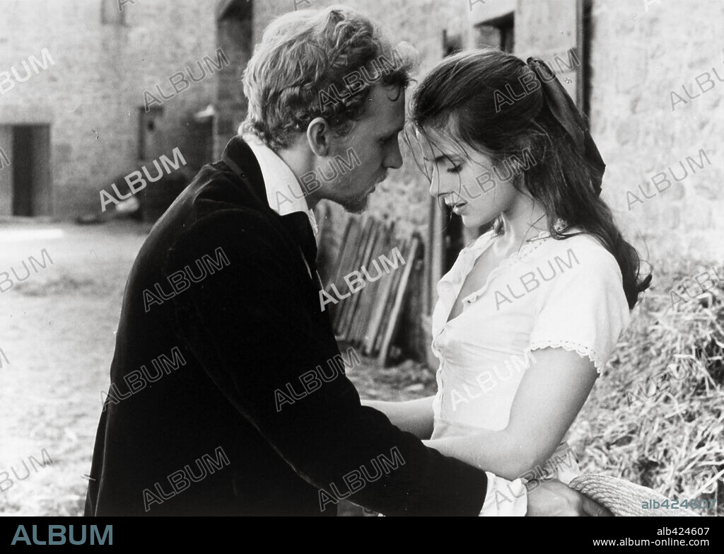 NASTASSJA KINSKI and PETER FIRTH in TESS, 1979, directed by ROMAN POLANSKI. Copyright COLUMBIA PICTURES.