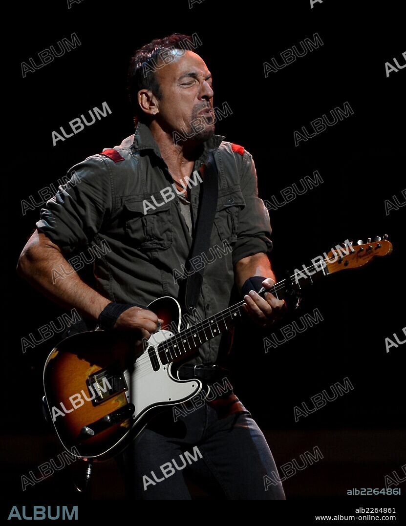 April 19, 2014 - Charlotte, NC, USA - Bruce Springsteen performs at Time Warner Cable Arena in Charlotte, N.C., on Saturday, April 19, 2014. 19/04/2014