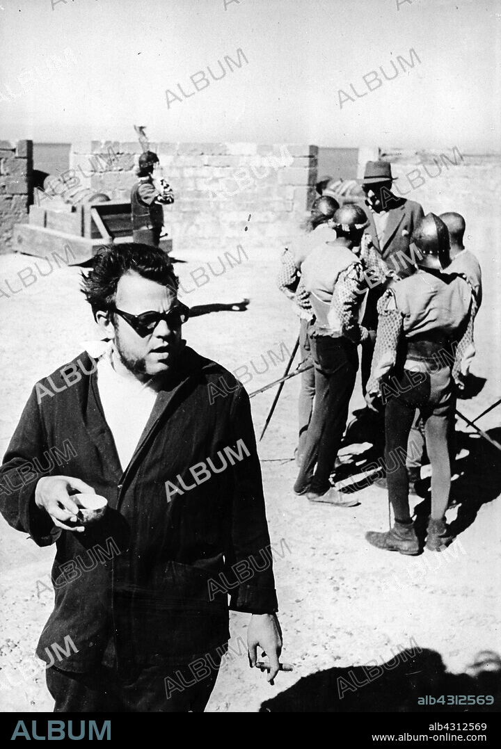 ORSON WELLES en OTELO, 1952 (TRAGEDY OF OTHELLO: THE TRAGEDY OF OTHELLO: THE MOOR OF VENICE), dirigida por ORSON WELLES. Copyright UNITED ARTISTS.