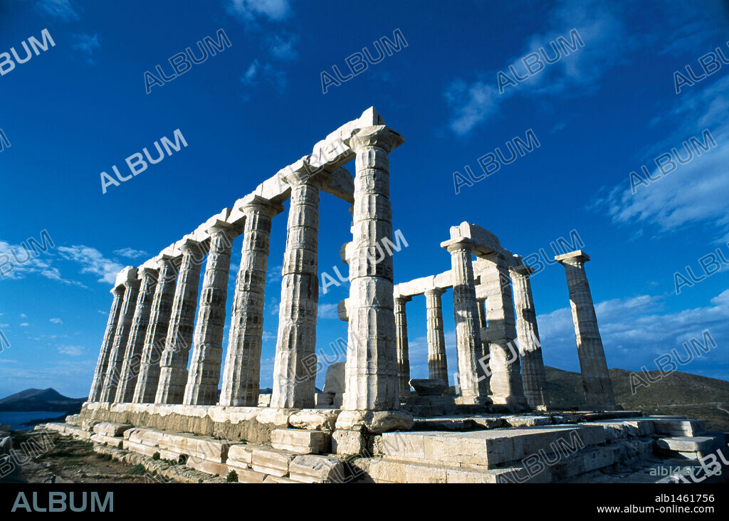 ARTE GRIEGO. GRECIA. TEMPLO DE POSEIDON. Construído entre los años 444 y 440 aC en estilo dórico. S. V aC. Cabo Sunion. Región de Atica.