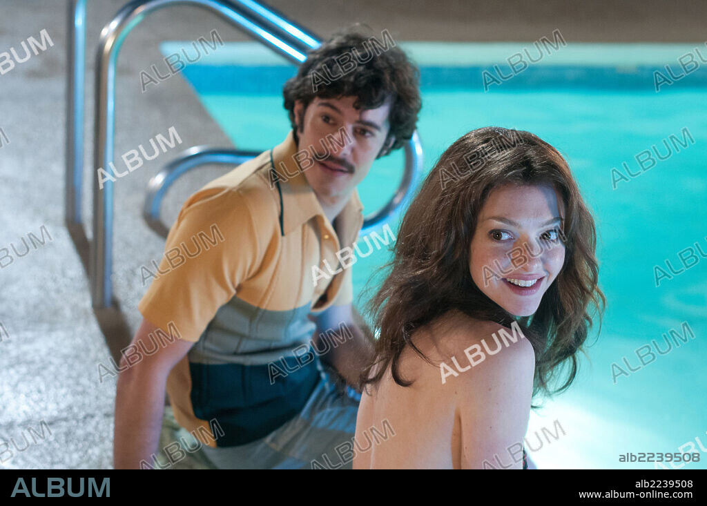 ADAM BRODY and AMANDA SEYFRIED in LOVELACE, 2013, directed by JEFFREY FRIEDMAN and ROB EPSTEIN. Copyright MILLENNIUM FILMS.