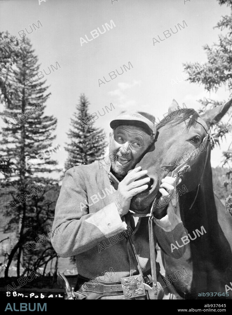 WALTER BRENNAN en EL MEJOR DE LOS MALVADOS, 1951 (BEST OF THE BADMEN), dirigida por WILLIAM D. RUSSELL. Copyright RKO.