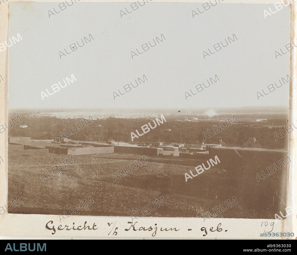 View of Damascus from the Kashun Mountains, Syria, View v/h Kashun Mountains., L. Heldring, Syrië, 1898, photographic support, height 84 mm × width 110 mm.