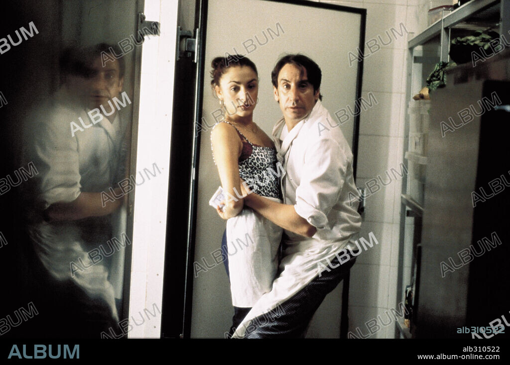 CANDELA PEÑA y JUANJO PUIGCORBE en NOVIOS, 1999, dirigida por JOAQUIN ORISTRELL. Copyright BOCA TELEVISION/CANAL +/AURUM PRODUCCIONES / FERNÁNDEZ, PIPO.