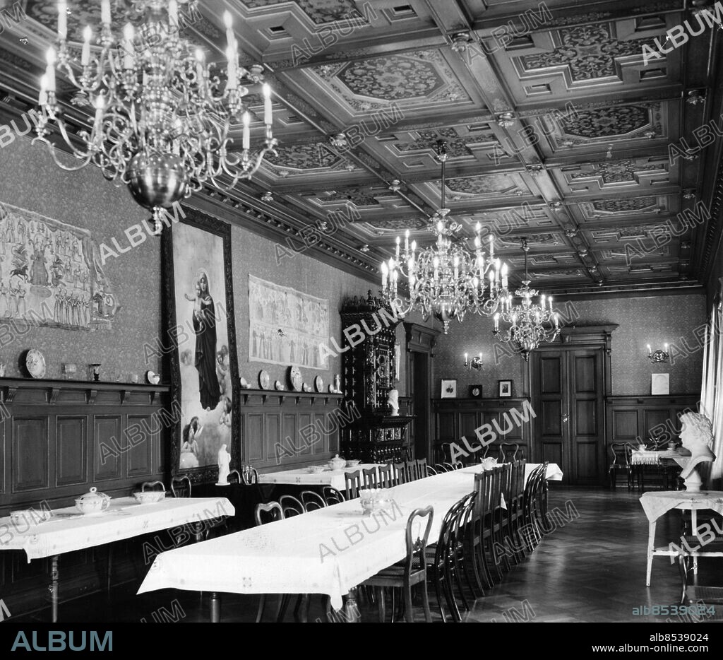 Gamla Biskopshuset i Lund 1946, Byggt 1842. Interiör från Stora Festsalen. Foto: Jan Dahlander / Sydsvenskan / IBL Bildbyrå.
