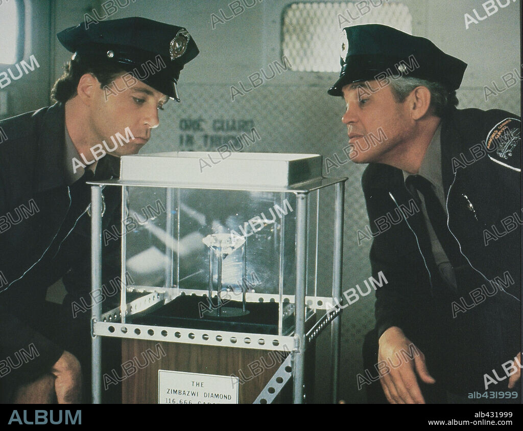 ART METRANO y TIM KAZURINSKY en LOCA ACADEMIA DE POLICIA 6, 1989 (POLICE ACADEMY 6: CITY UNDER SIEG). Copyright WARNER BROTHERS.