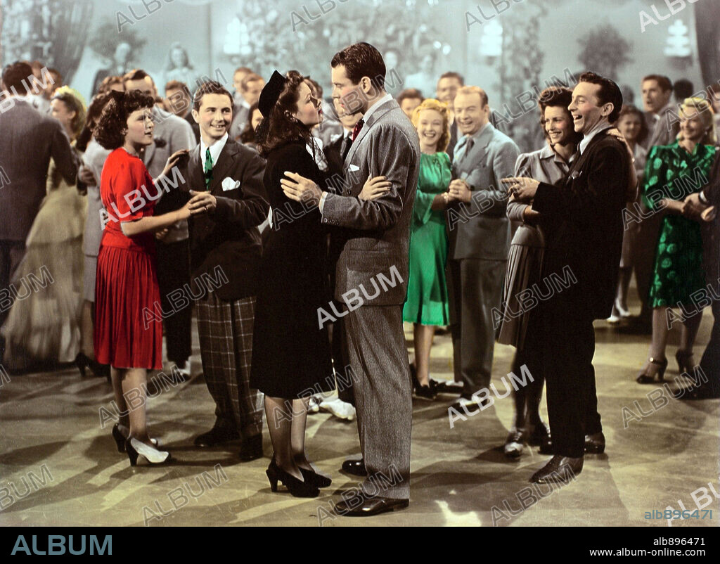 GENE TIERNEY y HENRY FONDA en ANILLOS EN SUS DEDOS, 1942 (RINGS ON HER FINGERS), dirigida por ROUBEN MAMOULIAN. Copyright 20TH CENTURY FOX.