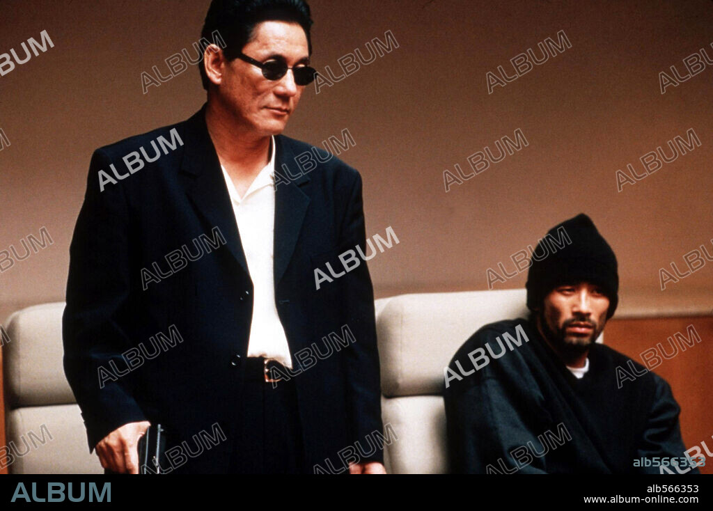 TAKESHI KITANO en BROTHER, 2000, dirigida por TAKESHI KITANO. Copyright NEW WORLD INTERNATIONAL.