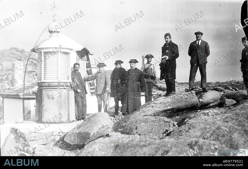 1921. The shipwreck of the "Santa Isabel" Lighthouse on the island of Salvora. (Photo. Ksado).