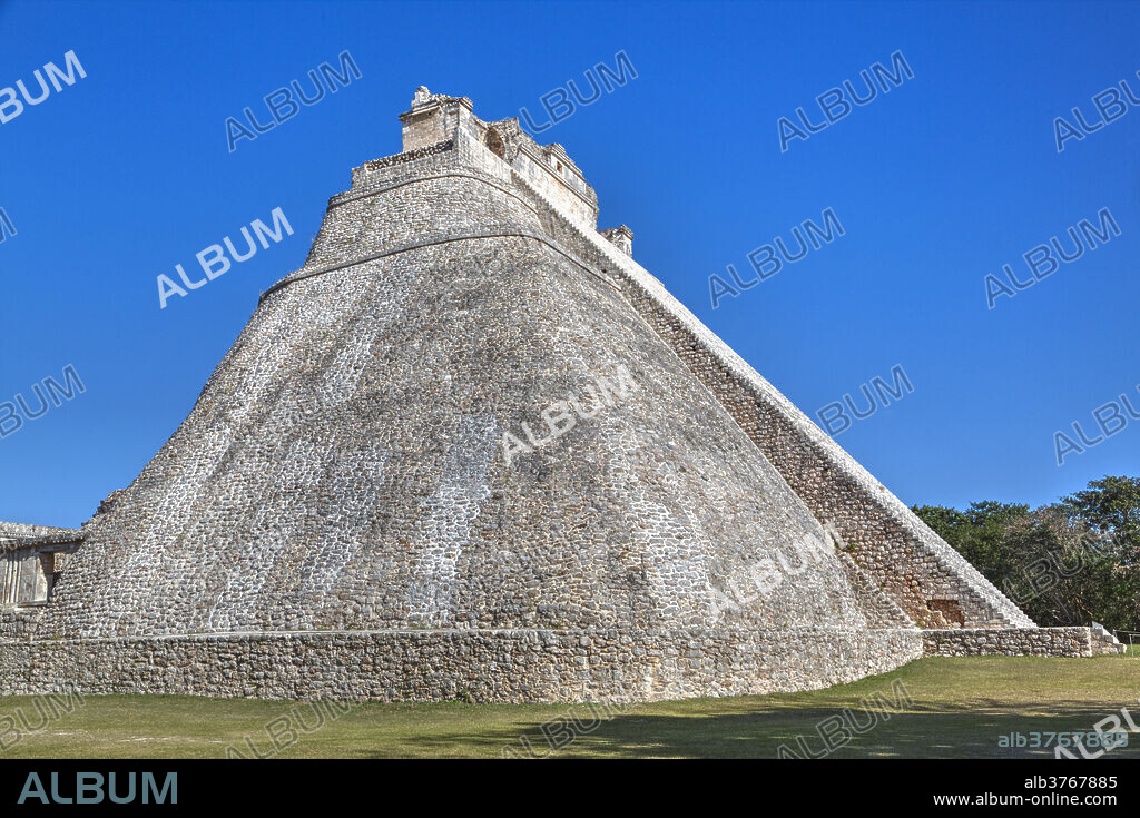 Pyramid of the Magician, Uxmal, Mayan archaeological site, UNESCO World Heritage Site, Yucatan, Mexico, North America.