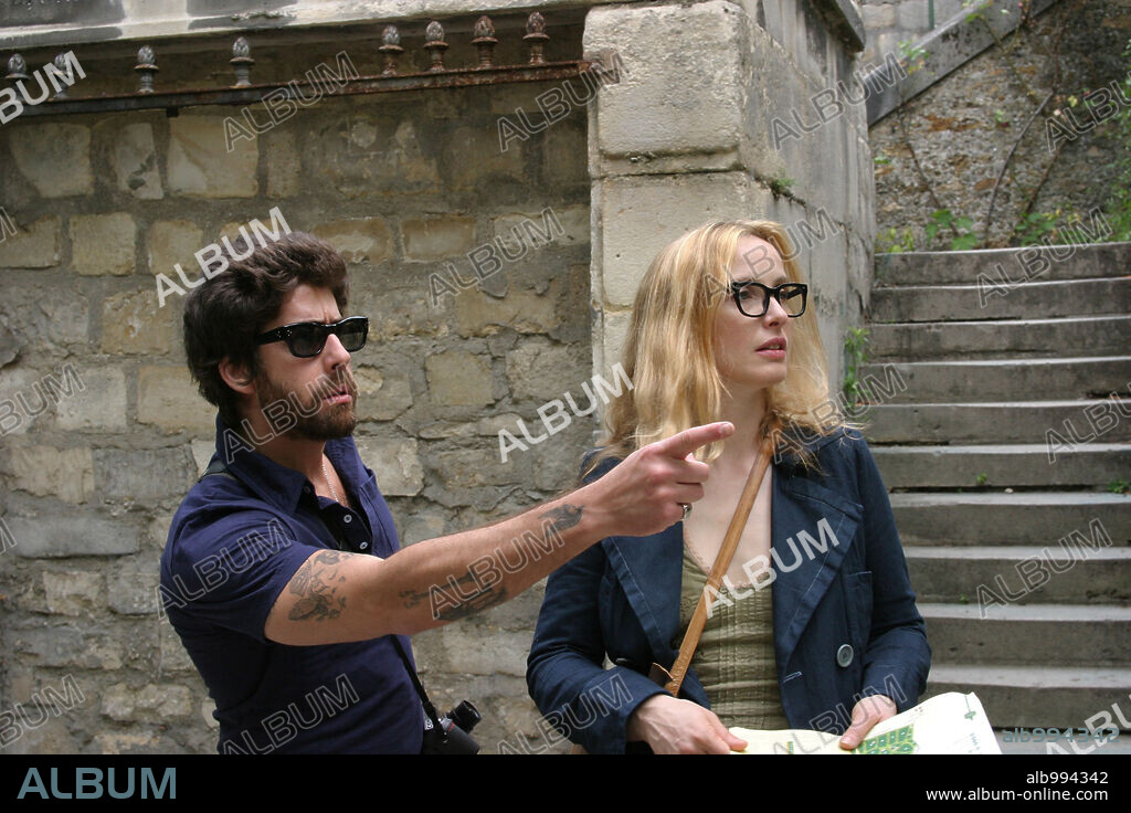 ADAM GOLDBERG and JULIE DELPY in 2 DAYS IN PARIS, 2007, directed by JULIE DELPY. Copyright POLARIS FILM PRODUCTION AND FINANCE/3L FILMPRODUKTION/TEMPET.