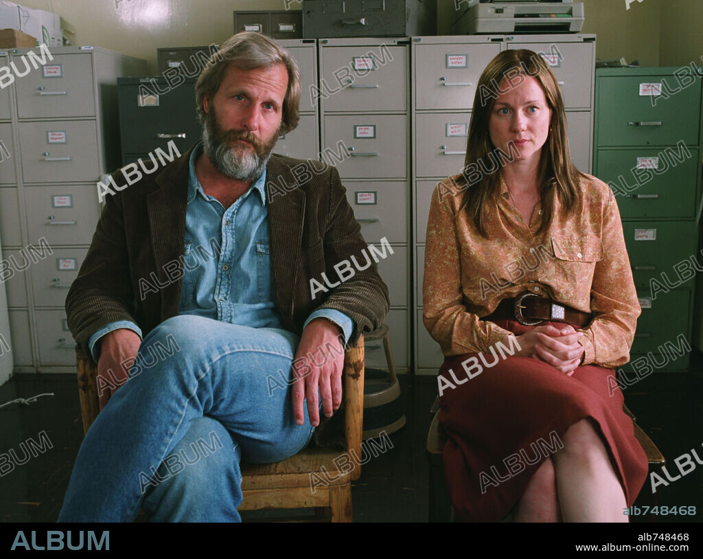 JEFF DANIELS y LAURA LINNEY en UNA HISTORIA DE BROOKLYN, 2005 (THE SQUID AND THE WHALE), dirigida por NOAH BAUMBACH. Copyright AMERICAN EMPIRICAL PICTURES / HAMILTON, JAMES.