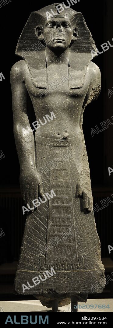 ARTE EGIPCIO. EGIPTO. Nymaatra Amenemhat, o Amenemhat III. Sexto faraón de la dinastía XII. Gobernó entre c. 1853/52 y 1807/96 a. C. Estatua del faraón. Hacia el 1840-1800 a. C. Imperio Medio. Menfis. Neues Museum (Museo Nuevo). Berlín. Alemania. Europa.