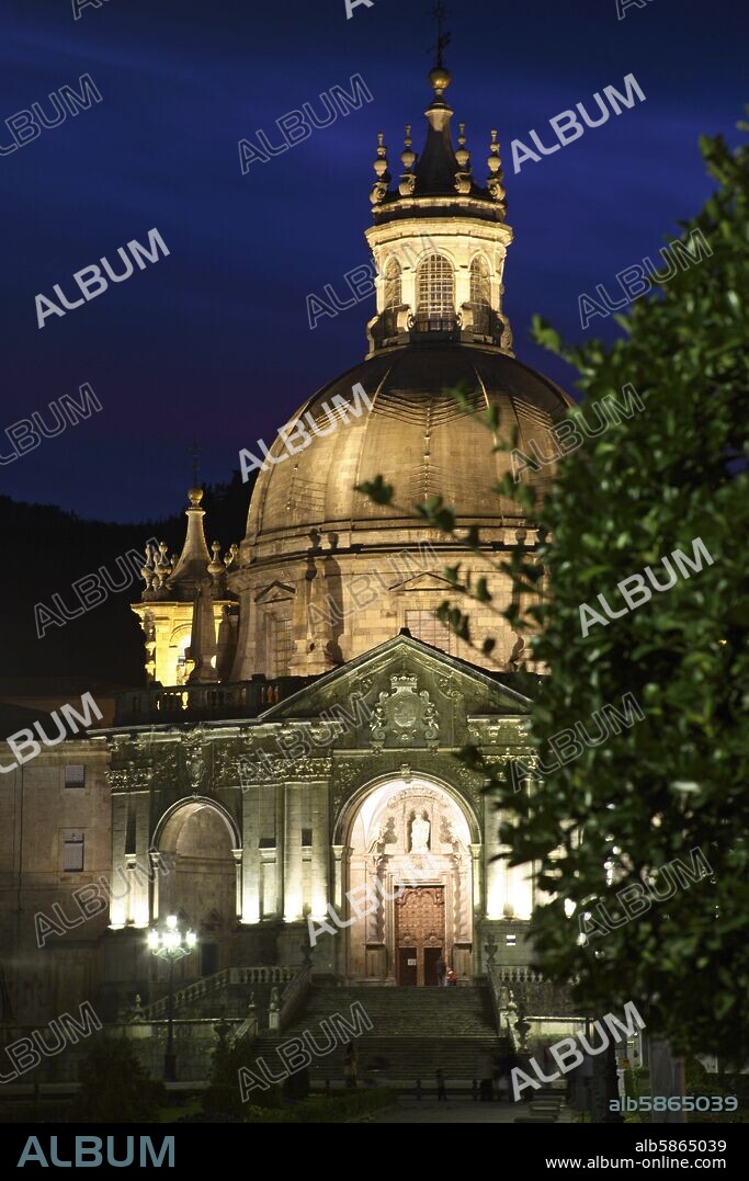 Azpeitia / Santuario de Loyola; basílica barroca iluminada (del arquitecto Carlo Fontana, siglo XVII).
