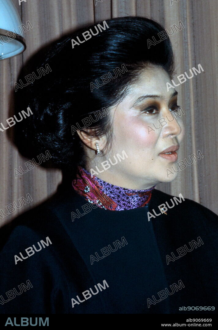 Imelda Marcos (born 1929) Filipina politician and convicted criminal who was First Lady of the Philippines for 21 years, during which she and her husband Ferdinand Marcos stole billions from the Filipino people.
