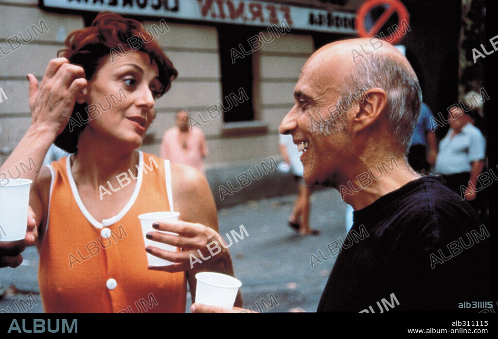 CARMEN ELIAS y JOAN POTAU en NO RESPIRES, EL AMOR ESTA EN EL AIRE, 1999, dirigida por JOAN POTAU. Copyright ASTROLABIO PRODUCCIONES,  S.L./SOGEDASA.