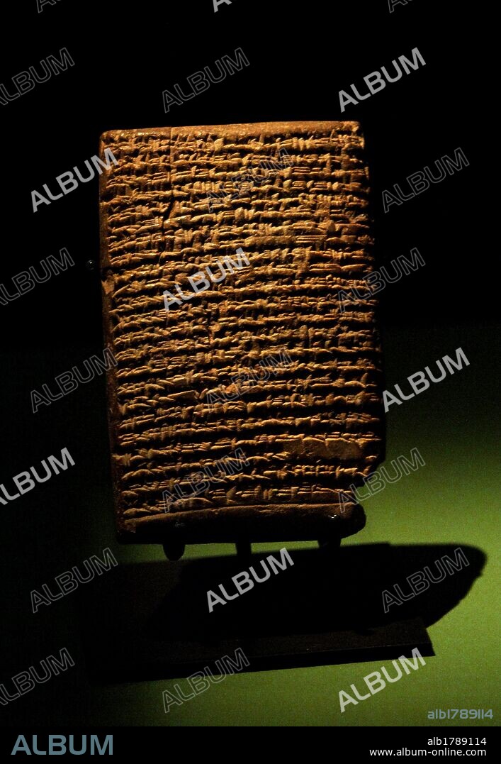 ARTE MESOPOTAMICO. BABILONIA. Tablilla de arcilla en escritura cuneiforme. "CRONICA DE LOS REYES ANTIGUOS". Copia de época babilónica tardía de un texto redactado hacia el año 1100 a. C. (tablilla A) en relación a la antigúedad de Babilonia. Museo Británico. Londres. Inglaterra. Reino Unido.