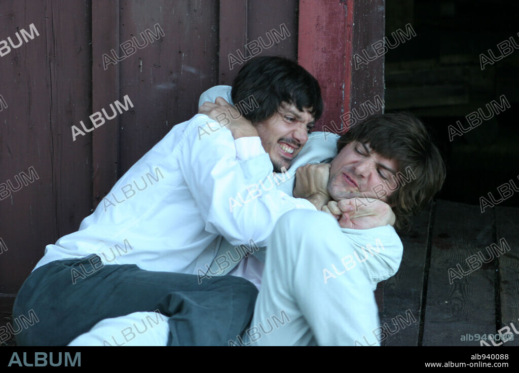 ADAM SCOTT and LUKAS HAAS in WHO LOVES THE SUN, 2006, directed by MATT BISSONNETTE. Copyright COREY MARR PRODUCTIONS INC. / SANDULAK, REBECCA.