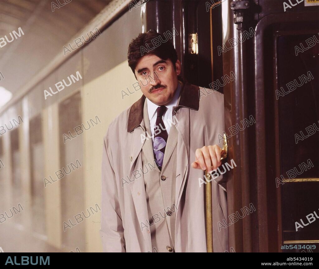 ALFRED MOLINA in MORD IM ORIENT EXPRESS, 2001 (MURDER ON THE ORIENT EXPRESS), unter der Regie von CARL SCHENKEL.