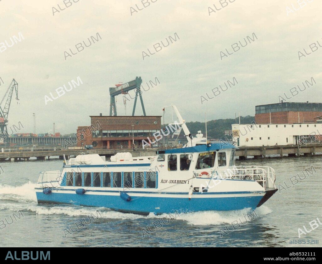 Göteborg 1990-09-27. Älvsnabben 1 och 2 är två personfärjor som tar folk mellan några olika "hållplatser i Göteborgs hamn *** Local Caption *** GP Foto: Anders Hofgren. KAMAREREPORTAGE.