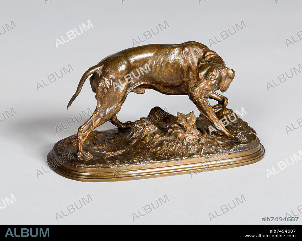 Pierre-Jules Mene (1810-1879)
Chien de chasse à l'arrêt 
Bronze à patine bicolore, signé.
H. 12 cm. L. 22,5 cm. 
Collection particulière.