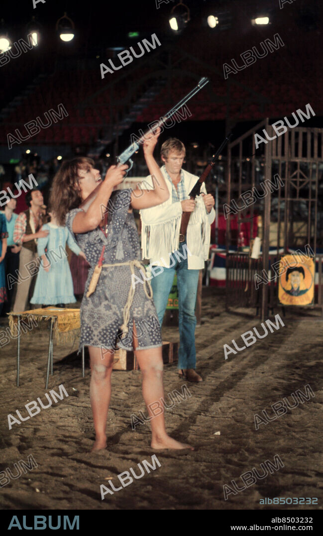 Lill-Babs i Annie get your Gun i Scandinavium 1974.. Bild: Pelle Lund. Fler bilder finns i speciell Annie-pärm. *** Local Caption *** . KAMERAREPORTAGE.