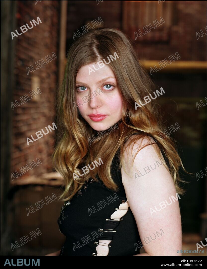 AMBER BENSON in BUFFY THE VAMPIRE SLAYER-TV, 1997 (BUFFY THE VAMPIRE SLAYER), directed by JOSS WHEDON. Copyright 20TH CENTURY FOX TV/SANDOLLAR TV/MUTANT ENEMY INC.