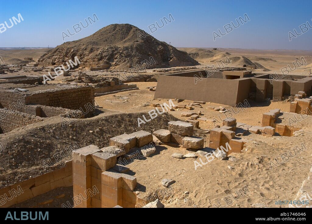 Egypt, Saqqara. Royal cemetery. Complex of Unas. Mastabas and Pyramid of Unas. 5th Dynasty. c. 24th century BC. Old Kingdom. Panoramic view.