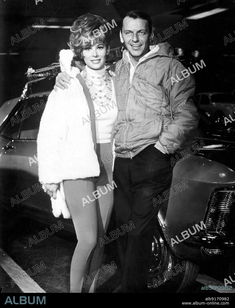 FRANK SINATRA and JILL ST. JOHN in COME BLOW YOUR HORN, 1963, directed by BUD YORKIN. Copyright PARAMOUNT PICTURES.
