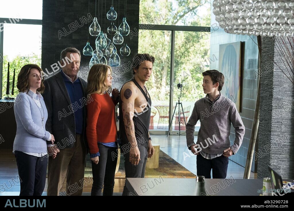 BRYAN CRANSTON, GRIFFIN GLUCK, JAMES FRANCO, MEGAN MULLALLY and ZOEY DEUTCH in WHY HIM?, 2016, directed by JOHN HAMBURG. Copyright 20TH CENTURY FOX/RED HOUR FILM/21 LAPS ENT/TSG ENT.