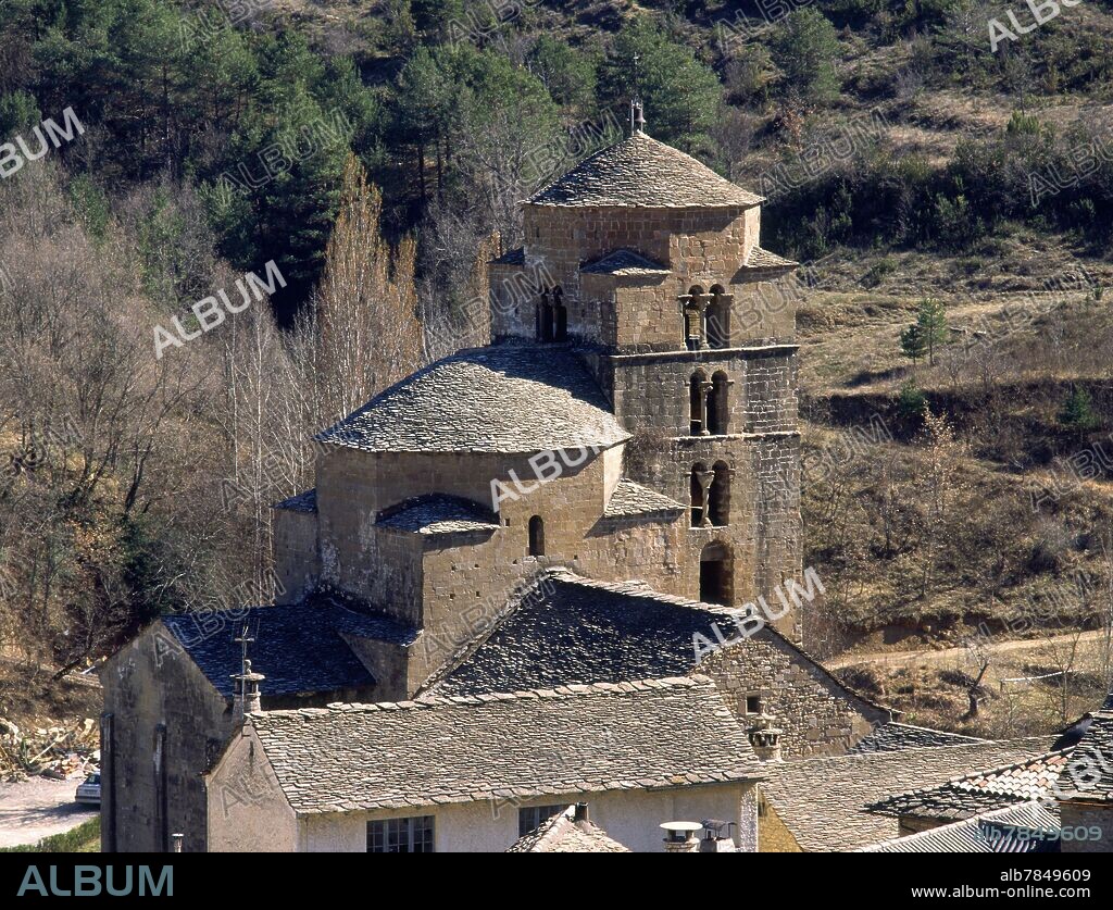 IGLESIA DEL MONASTERIO DE SANTA CRUZ DE LA SEROS - ROMANICO ARAGONES - SIGLOS XI/XII.