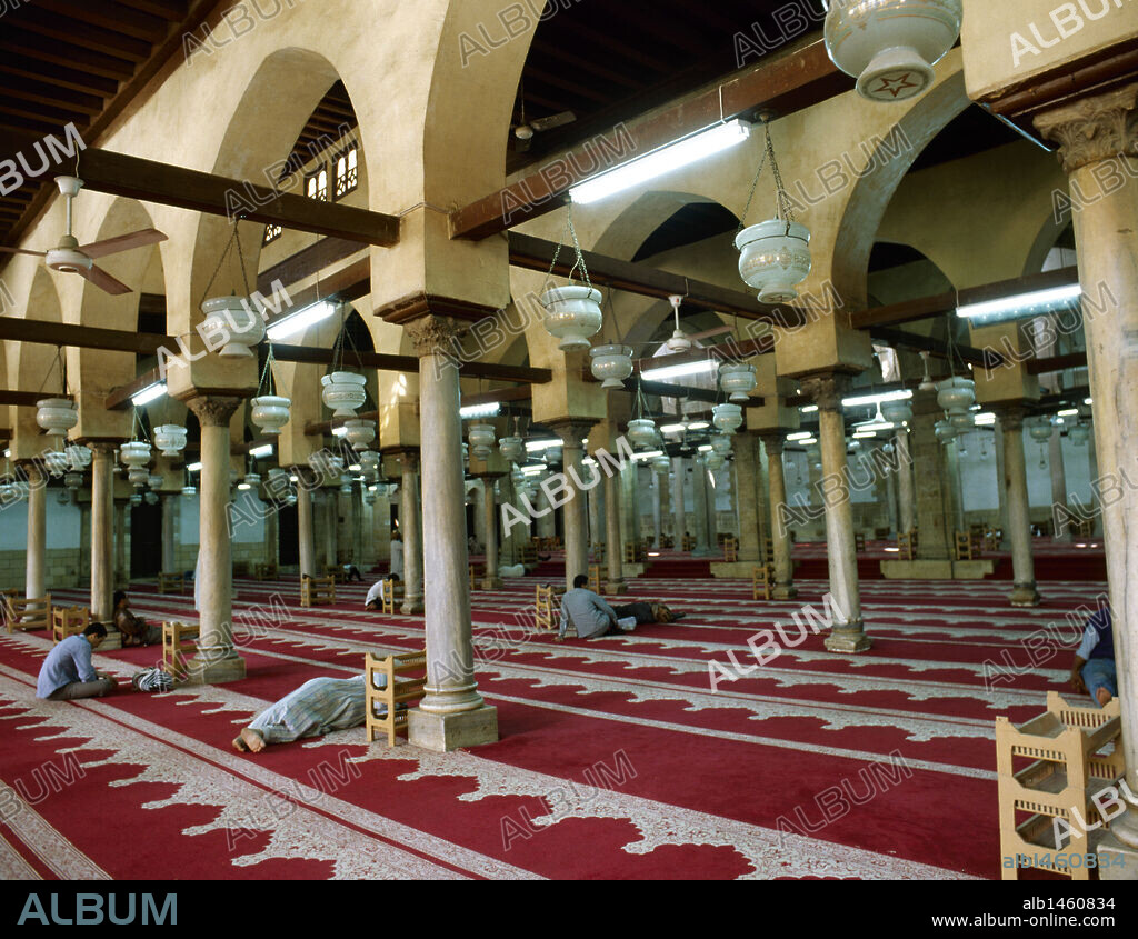 MEZQUITA DE EL-AZHAR o 'Mezquita Espléndida' (año 970). Interior. S. X. El Cairo. Egipto.