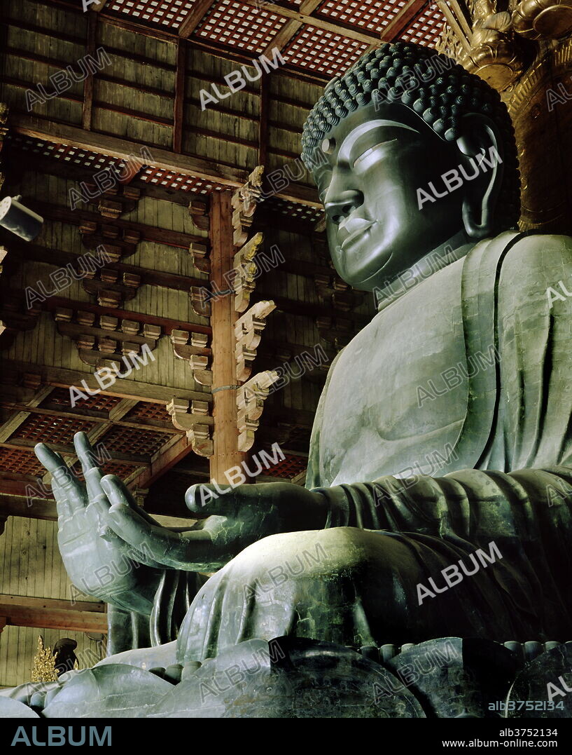 Todaiji (Great Eastern Temple), constructed in 752, housing Japan's largest Buddha statue (Daibutsu) and the world's largest wooden building, Nara, UNESCO World Heritage Site, Japan, Asia.