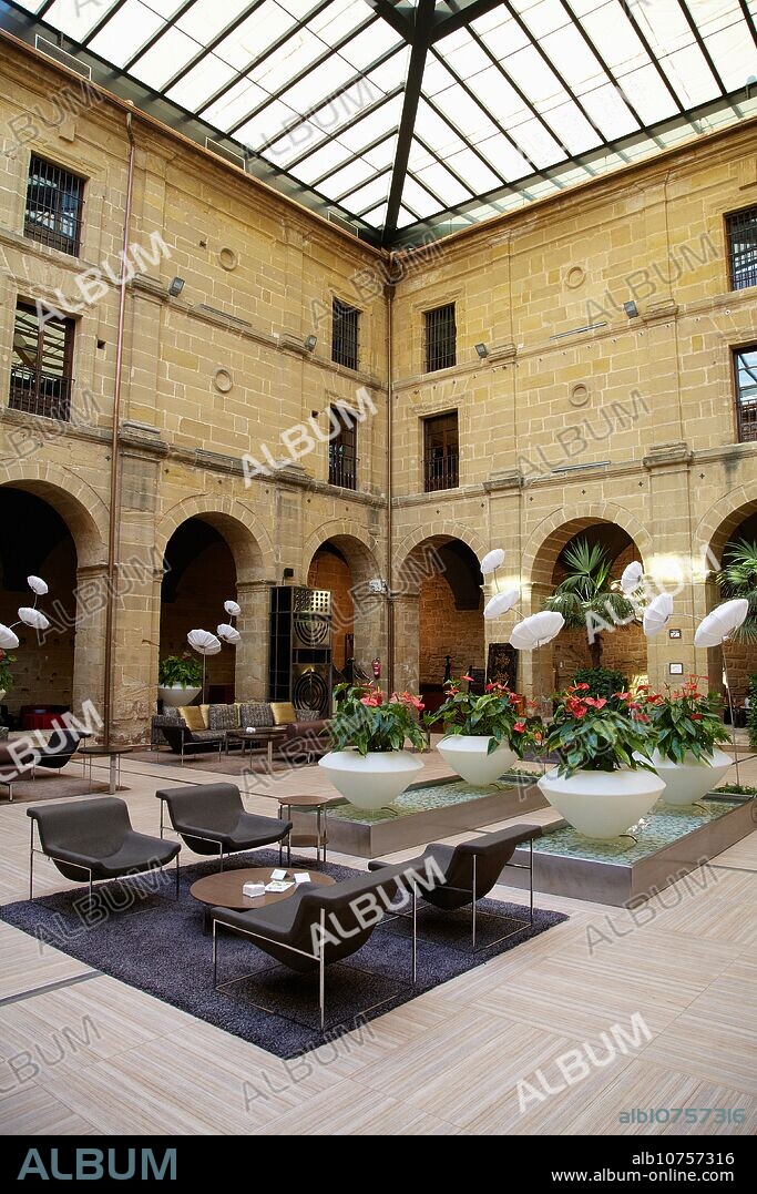 Cloister of Los Agustinos restaurant and hotel, Haro, La Rioja, Spain.