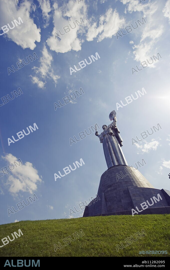 Rodina Mat, Nations Mother Defense of the Motherland monument, Museum of the Great Patriotic War, Kiev, Ukraine, Europe.