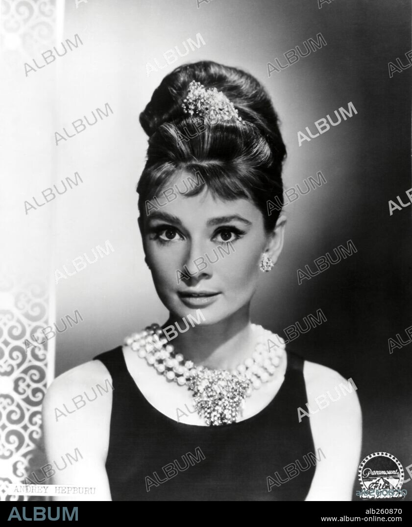 AUDREY HEPBURN in FRÜHSTÜCK BEI TIFFANY, 1961 (BREAKFAST AT TIFFANY'S), unter der Regie von BLAKE EDWARDS. Copyright PARAMOUNT PICTURES.