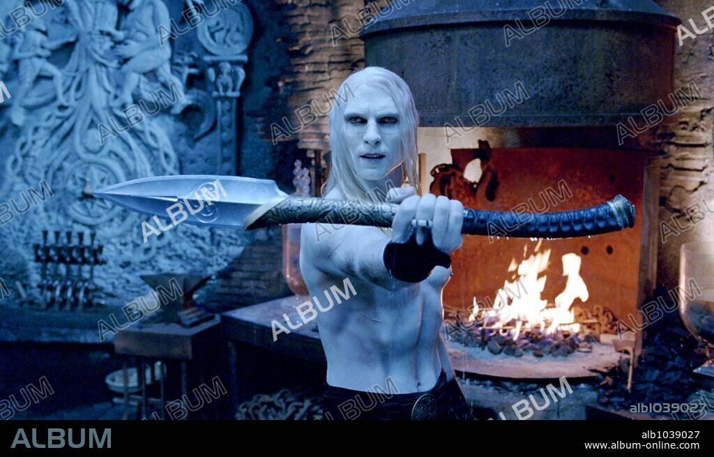 LUKE GOSS en HELLBOY II: EL EJERCITO DORADO, 2008 (HELLBOY II: THE GOLDEN ARMY), dirigida por GUILLERMO DEL TORO. Copyright DARK HORSE ENTERTAINMENT/INTERNATIONALE FILMPRODUKTION EAGLE.