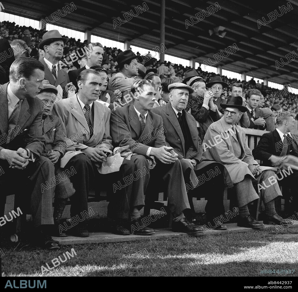 Göteborg 1951-10-14 Gamla Ullevi. Fotboll IFK Göteborg - Malmö FF - i keps legenden Erik Börjesson - . Foto: Kamerareportage *** Local Caption *** GP okt1951_5650. KAMERAREPORTAGE.