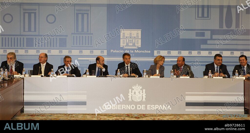 madrid,27-11-2010.-reunion del presidente del gobierno jose luis rodriguez zapatero en el palacio de la moncloa con los principales empresarios de españa.-foto ernesto agudo.archdc.