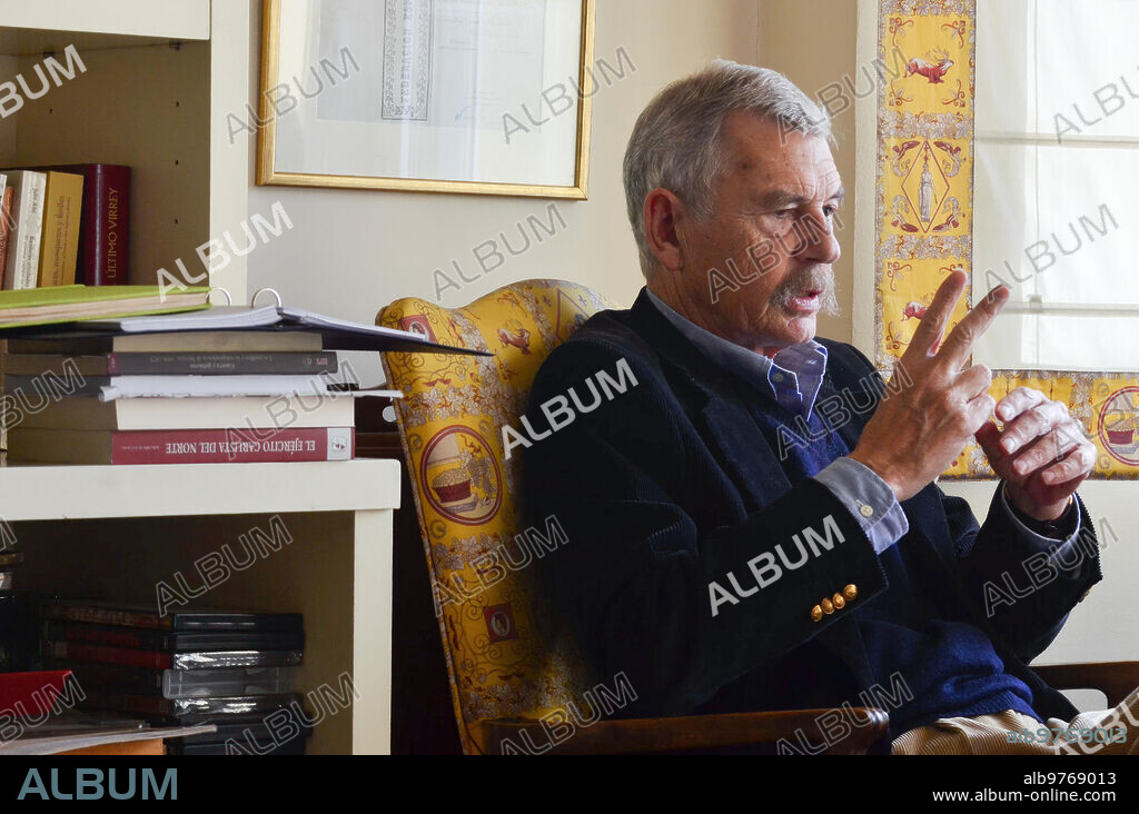 Madrid, 22/12/2017. Entrevista a Julio Albi de la Cuesta, diplomático español, escritor y miembro de la Real Academia de la Historia. Foto: Alberto Fanego. ARCHDC.