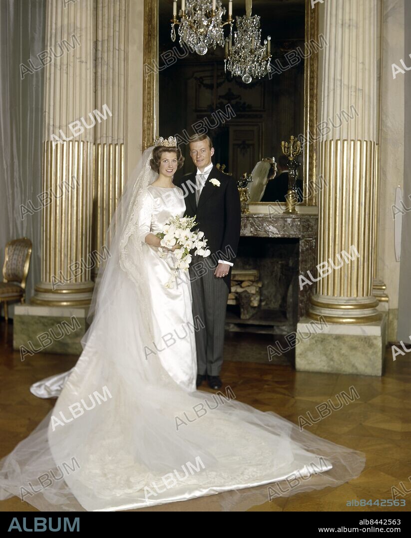 ARKIV 1964 . Kungligt bröllop. Brudparet prinsessan Désirée och friherre Niclas Silfverschiöld. Bride and bridegroome, princess Desirée and baron Niclas Silfverschiöld. Foto: TT / kod 1901.